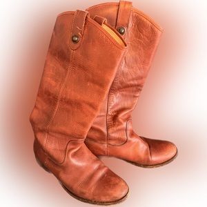 Size 8 cognac leather equestrian pull on boots.